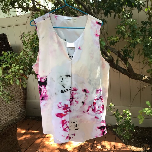 DKNYC Tops - Beautiful DKNYC Floral Top | XL